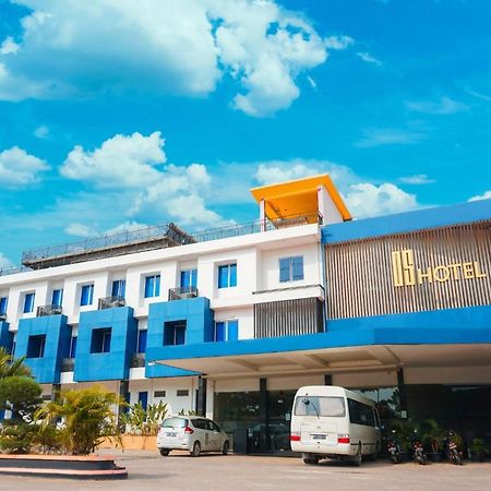 Os Hotel Tanjung Uncang Sagulung Exterior photo